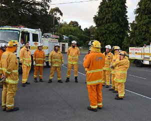 Running grass fire training, Uraidla from Ashley Hosking, CFS Promotions Unit