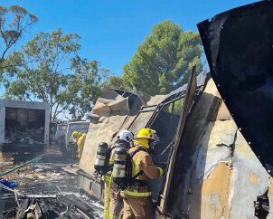 Wreckers yard fire, Coomandook from Cooke Plains CFS