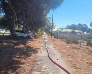 Wreckers yard fire, Coomandook from Cooke Plains CFS