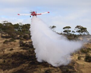 Grass fire, Onkaparinga River National Park from Adelaide Emergency Media