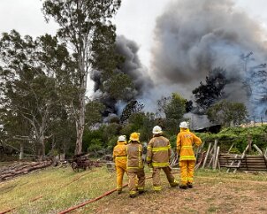 House, Sheds and scrub fire, Spring Farm from Clare CFS