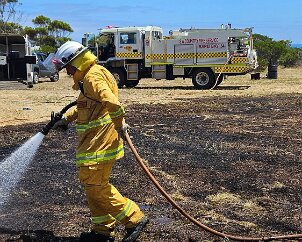 Grass fire, Cape Jervis from Rapid Bay CFS