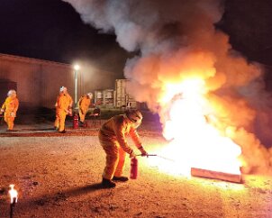 Extinguisher training, Wasleys from Mudla Wirra CFS