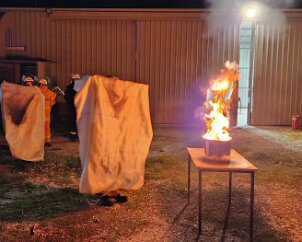 Extinguisher training, Wasleys from Mudla Wirra CFS
