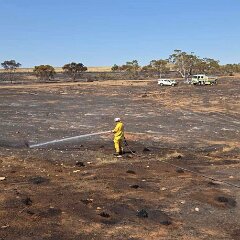 Grass fire, Dutton East from Truro CFS